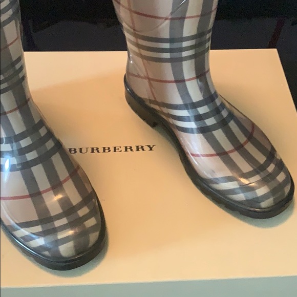 Vintage Burberry Rain Boots! - Picture 2 of 8